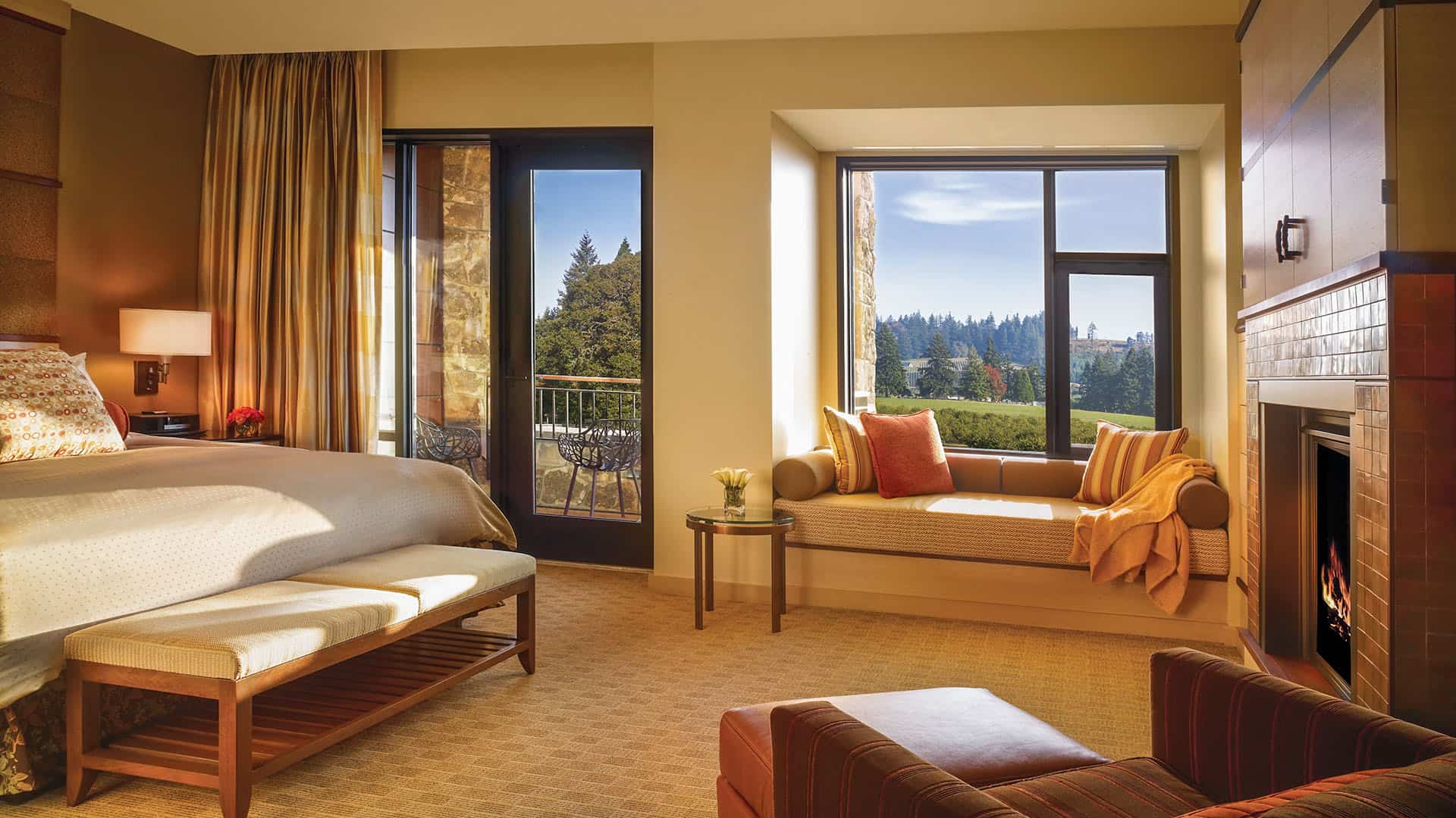 Signature Deluxe King Room With Vineyard Views At The Allison